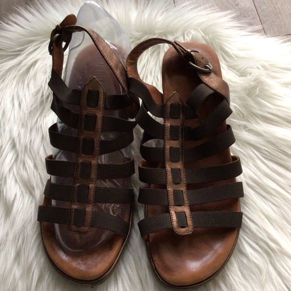 Gentle Souls bronze wedge hammer shoes 8 - Picture 2 of 6